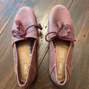 Vintage Toms Flats with Tassles (brand new)